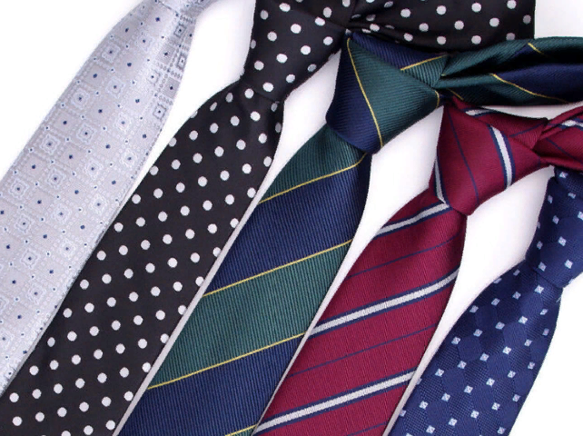 Is it possible to give a tie to a beloved, a man, a husband, a guy, a friend for a birthday, New Year, February 14, 23: Signs
