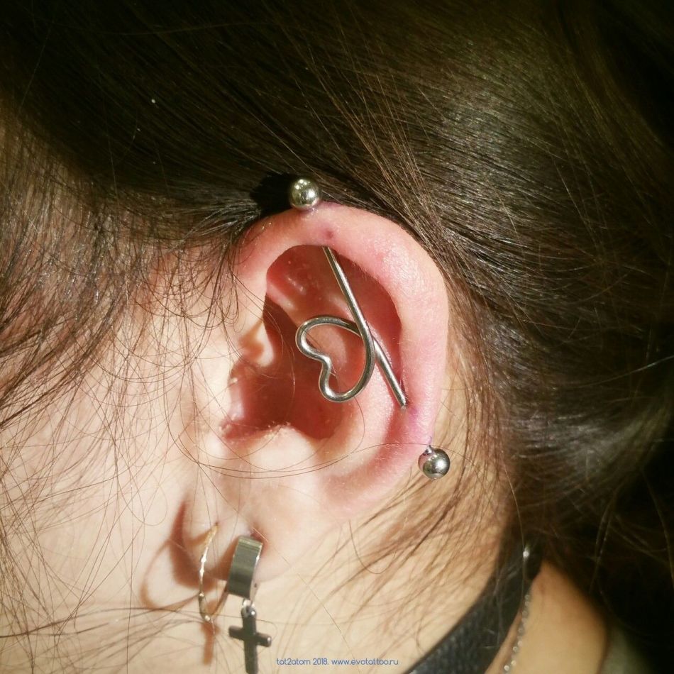 Ear Piercing Industrial: Bar for two holes