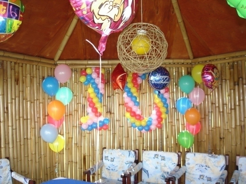 Garlands from balloons as a decoration of children's holidays, example 5