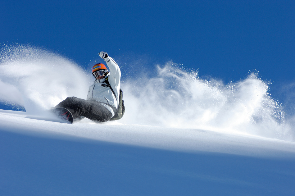 Ο συνδυασμένος σχεδιασμός snowboarding είναι ταυτόχρονη δύναμη και ελαφρότητα