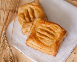 Cheese puff pastry - what to quickly and just cook it from it: 15 best recipes