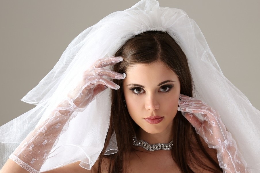 Riasan indah untuk pengantin wanita untuk pernikahan