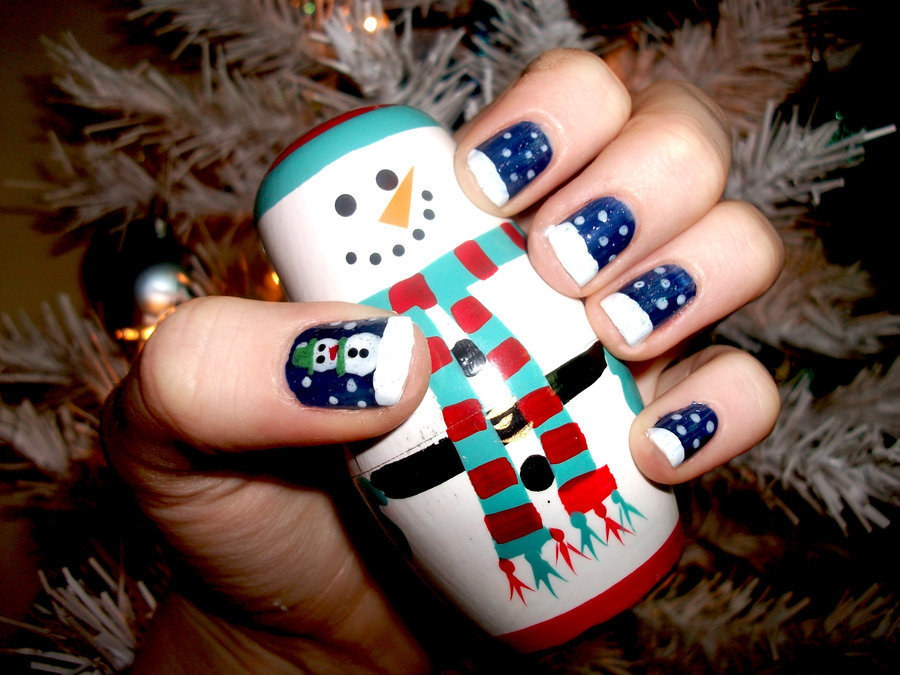 Manicure options with snowman