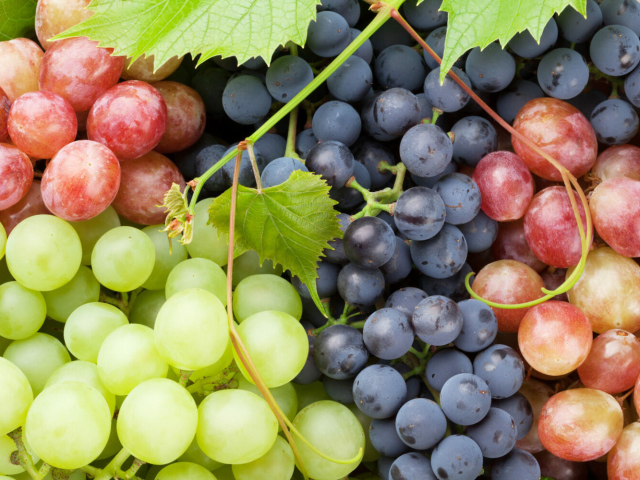 Можно ли есть виноград с кожурой и косточками — польза и вред