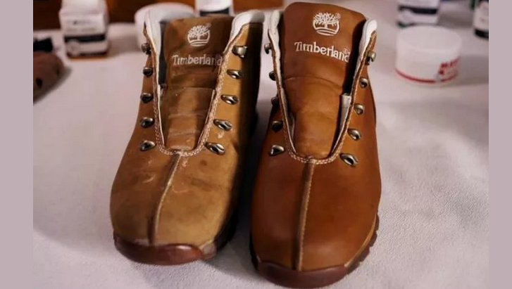 Painted Nubuk boots