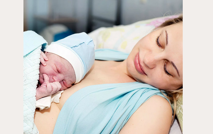 A szülés következő periódusa: a baba és az anya kapcsolata