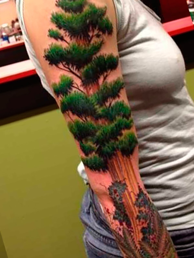 Tattoo rouke in the form of a forest