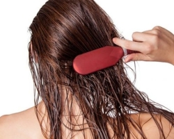 Why can't you comb wet hair? When to comb your hair correctly after washing your head?