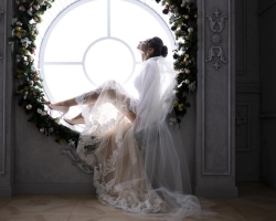 The most beautiful poses for a wedding photo shoot: ideas, photos. Photos of the bride and groom: the best poses. Wedding poses for a photo shoot in summer, winter, on the bridge, on the street, registry office, during the wedding: ideas and photos