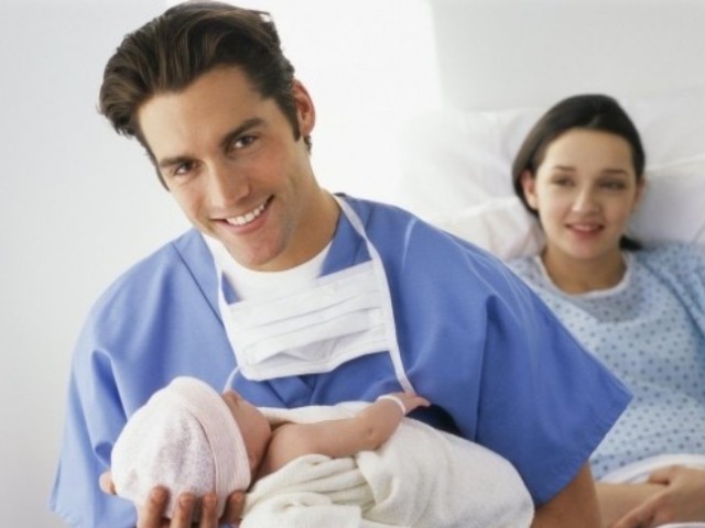 Partner birth with her husband. What courses and tests do your husband need to attend birth?
