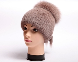 Knitted hat of fur: tips on the selection of fur, step-by-step master class