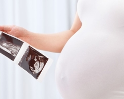 O desenvolvimento do feto por semanas do terceiro trimestre da gravidez. Tabela fetal