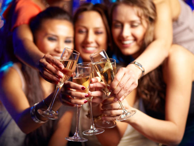 Почему мужчины, женщины, подростки пьют алкоголь: основные мотивы
