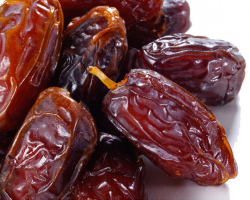 Dates: beneficial properties, vitamins, trace elements, contraindications, daily norm for pregnant women, before childbirth, for lactation during breastfeeding and children