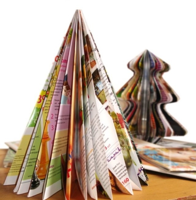 Craft - Árbol de Navidad de las páginas de la revista