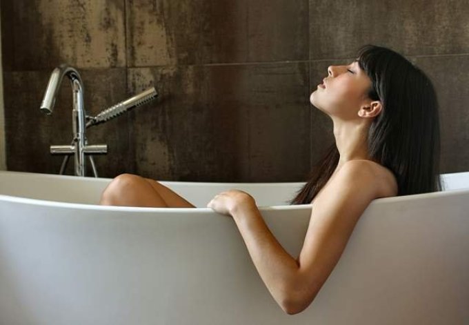Ванны с отваром пырея ползучего помогают при кожных заболеваниях