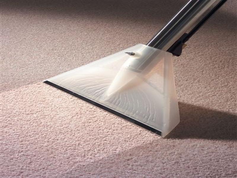 Nettoyage des tapis à la maison à partir de matériaux synthétiques