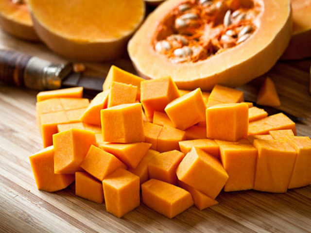 How much time to cook a pumpkin in a pan until cooked? How and how much to cook pumpkin with soups for soup, pie? How much to cook grated pumpkin? How much to cook a couple of pumpkin?