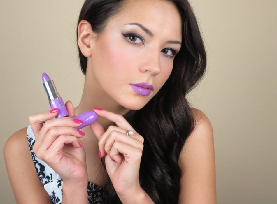 Light tone of purple lipstick