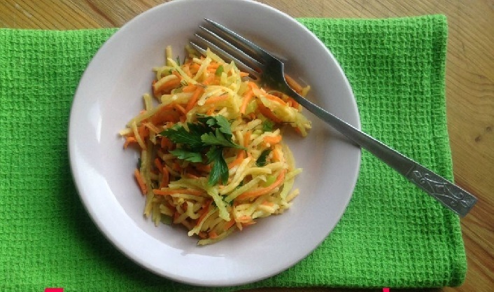 Салат из свежей репы с морковью и яблоком