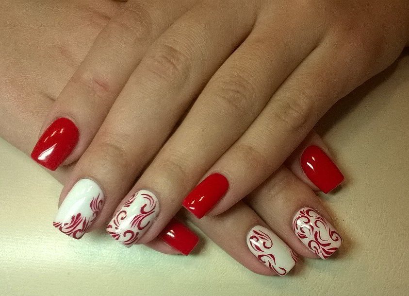 Red-white manicure