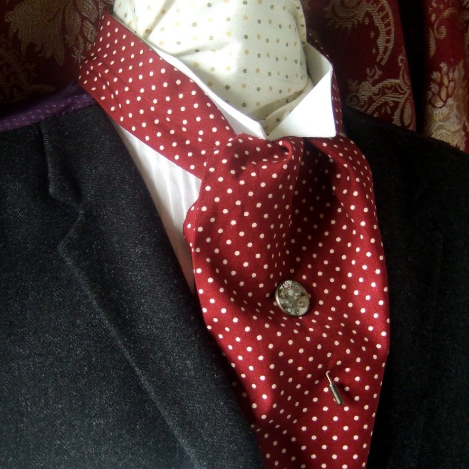 Como amarrar uma gravata de xale masculino cervical: foto
