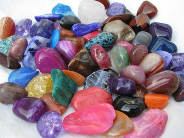 What stones are suitable for women by horoscope and date of birth? The properties of stones for women and their influence on health and fate by the zodiac sign