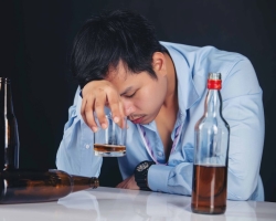 How to make her husband quit drinking: effective drugs from alcohol, tips of a narcologist