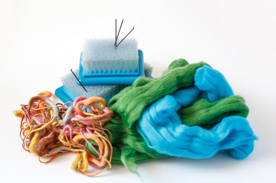 Here are what tools are needed for felting