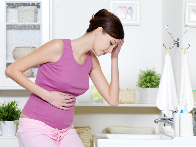 Heartburn during pregnancy - the causes of occurrence in the early and later stages: what to do, how to get rid of?