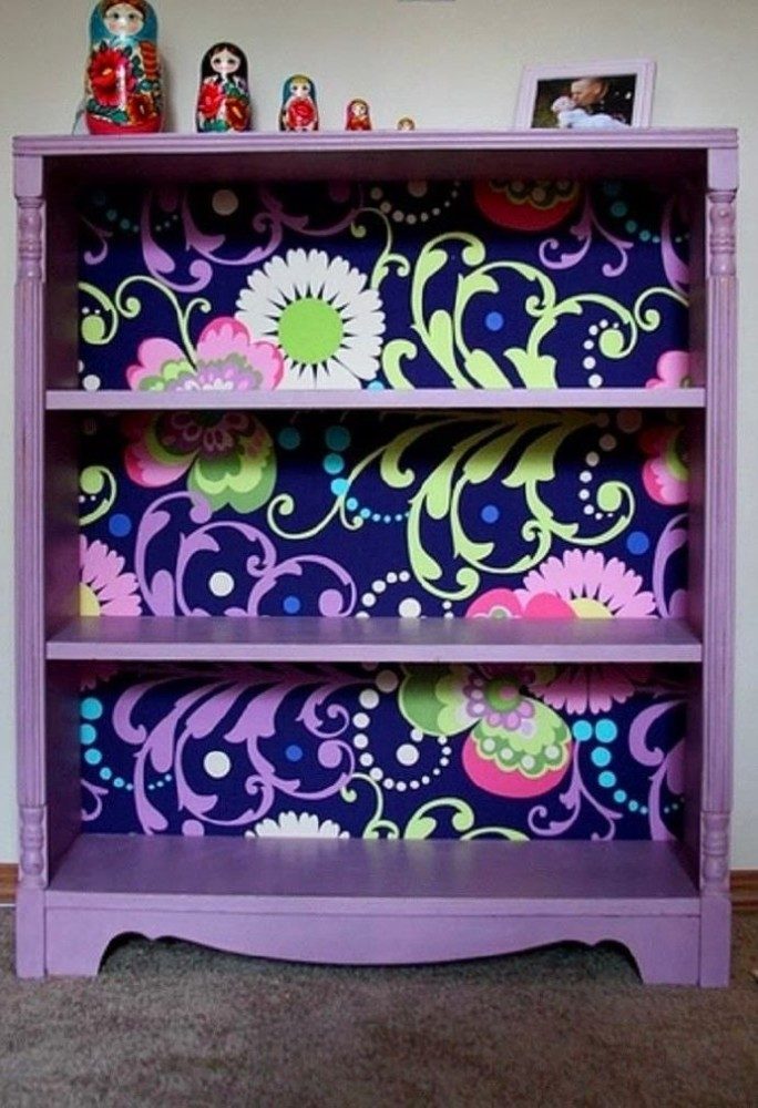 Bright decoupage is in perfect harmony with what is on furniture