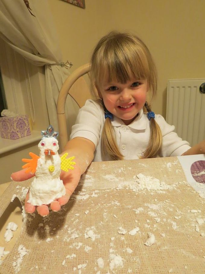 Artificial snow from baking soda and shaving foam