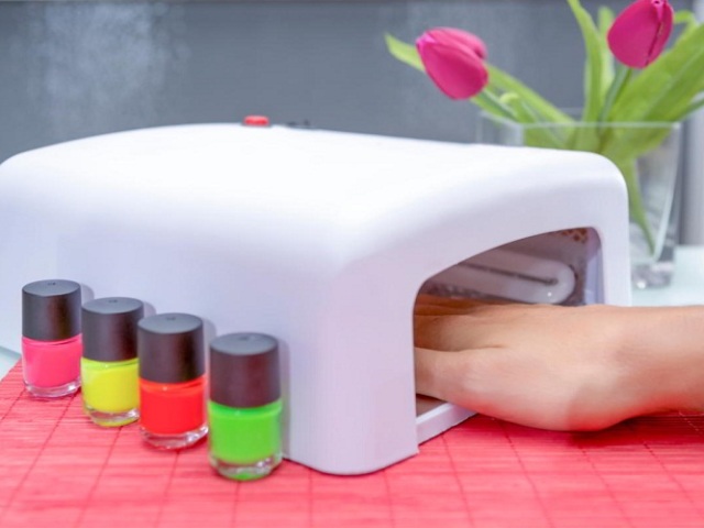 How much and how to dry the gel polish in the UV lamp and LED lamp: a variety of the device, the criteria for choosing a lamp, the required drying time, common errors. Is it possible and how to dry gel polish without a lamp?
