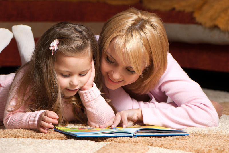 Hogyan lehet megtanítani egy gyermeket a ház szótagjainak elolvasására?