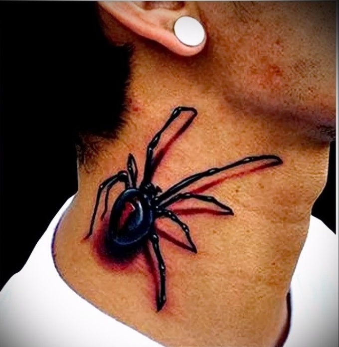 Объемное тату в виде паука смотрится очень интересно