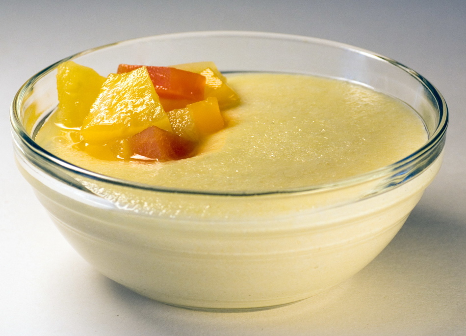 Porridge de la cohérence intermédiaire Manka: méthode de cuisson