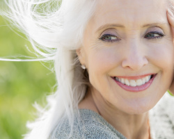 Koliranje mask za obraz, okoli oči iz gub doma po 50 letih: 13 najboljših receptov za ženske