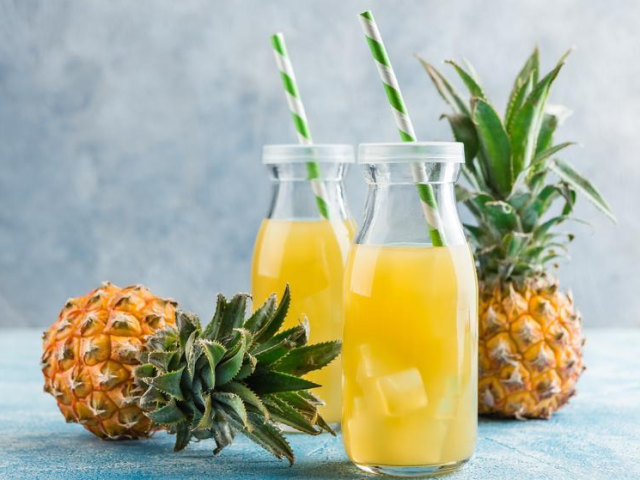 Зашто мушкарци и момци пију сок од ананаса пре датума: који сок је бољи за пиће?