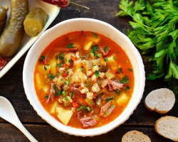 With what kind of cereal and on which broth the pickle is boiled: do you need to add tomato paste, how to replace the pearl barley? Secrets of cooking a delicious bribeon: recipes