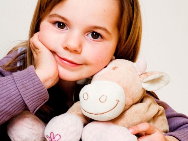 What To Give a Girl pada usia 5-7 tahun: daftar hadiah terbaik