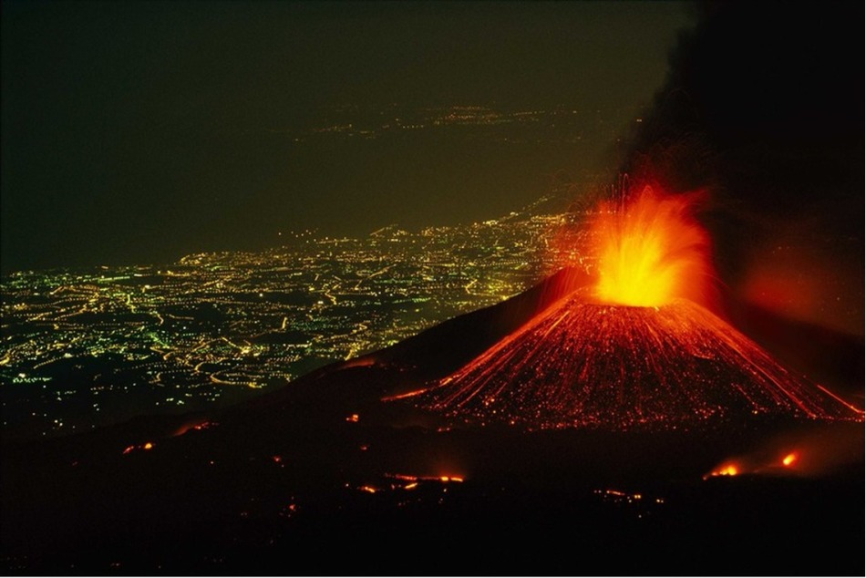 Действующий вулкан
