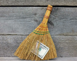 Quando e come acquistare una scopa per la prosperità in casa: segni, cosa si dovrebbe fare? Cosa fare con la spazzatura, umida con una nuova scopa?