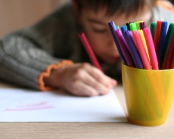 Des dessins beaux et légers pour esquisser avec un crayon par étapes pour les débutants. Dessins beaux et légers sur les cellules pour esquisser dans un cahier et un journal personnel pour les filles et les garçons