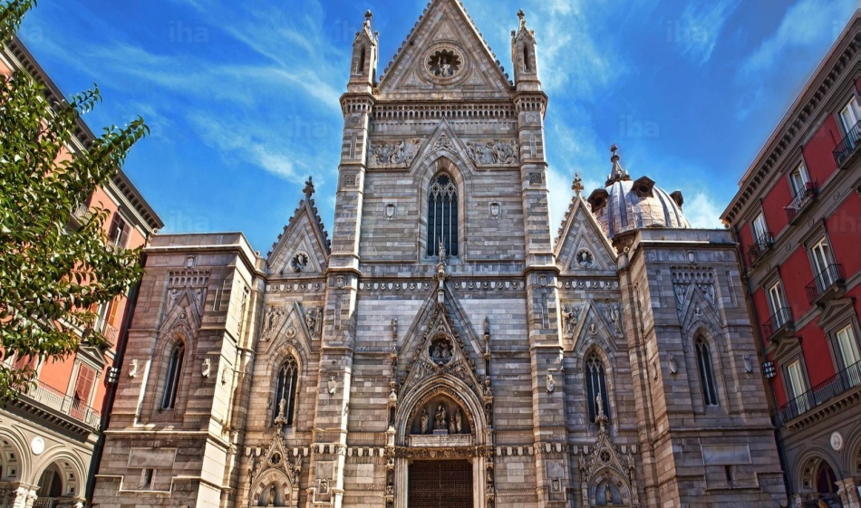 Katedral St. Janoire, Naples, Italia