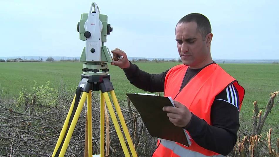 This is how surveyors work