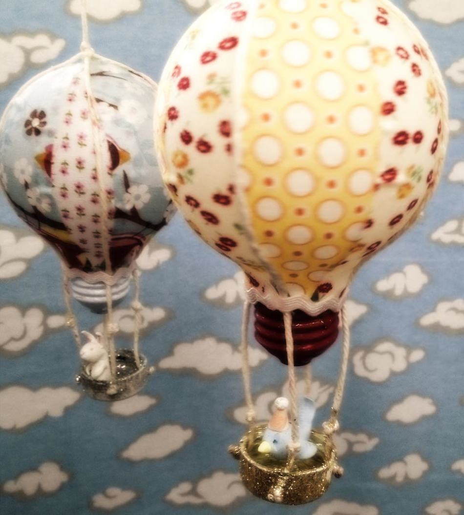 The ideas of the decor of New Year's balls from light bulbs, example 3
