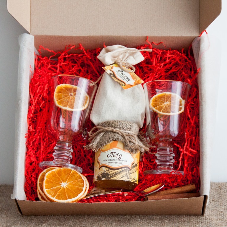 A set for creating mulled wine - a cozy gift for a girl