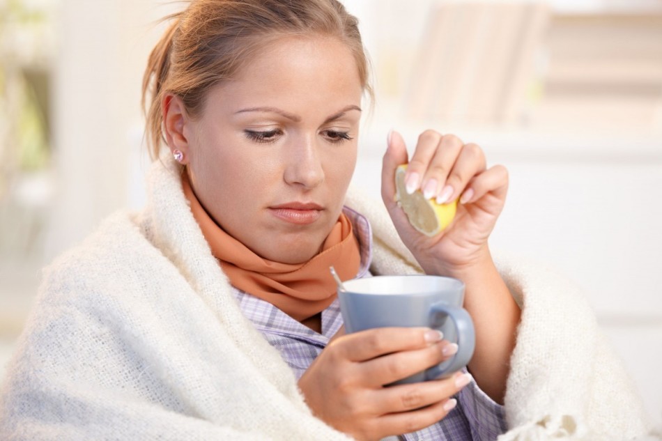 Lehetséges -e megfázás, mandulagyulladás, hörghurut hőmérséklet és hőmérséklet nélkül mosni?