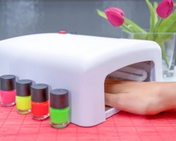 How much and how to dry the gel polish in the UV lamp and LED lamp: a variety of the device, the criteria for choosing a lamp, the required drying time, common errors. Is it possible and how to dry gel polish without a lamp?