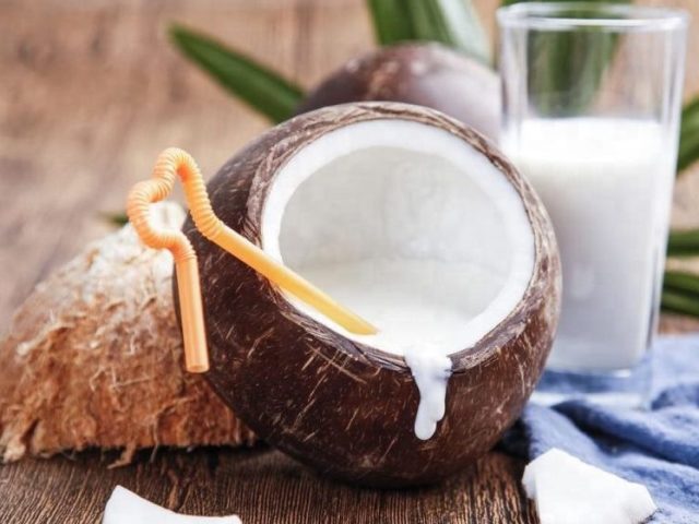 Kokosové mlieko: Výhody a škody, obsah kalórií na 100 gramov. Obsah káva, kakao, zápas, obilniny a ďalšie jedlá z kokosového mlieka